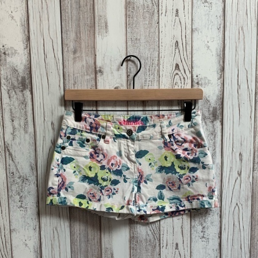 JohnnieB white/floral Jean shorts size 28
